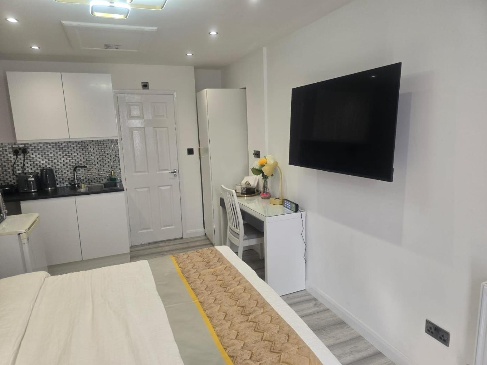 Mini Cosy Studio Flat Milton Keynes Apartment Екстериор снимка